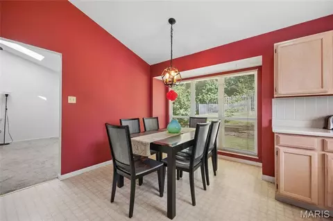 465 Elm Crossing Ct, Ballwin, MO 63021 photo 8