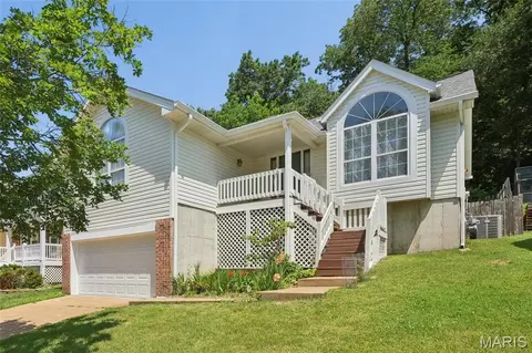 465 Elm Crossing Ct, Ballwin, MO 63021