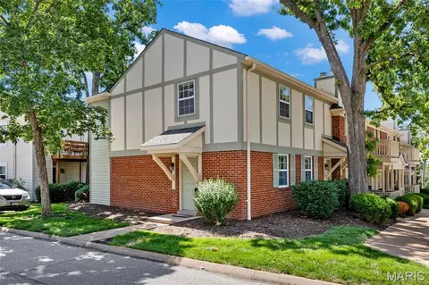 1426 Thrush Pl, Saint Louis, MO 63144