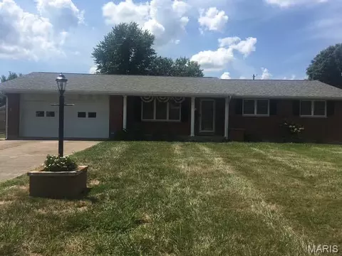 305 Wheeler Dr, Scott City, MO 63780