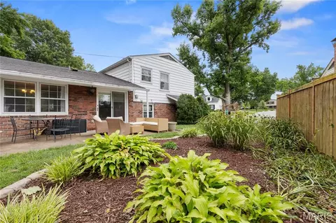 Exterior - 952 Bridgeport Dr, Ballwin, MO 63011 photo 7 of 10