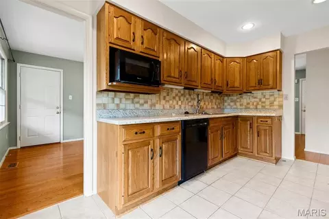 Other - 952 Bridgeport Dr, Ballwin, MO 63011 photo 8 of 31