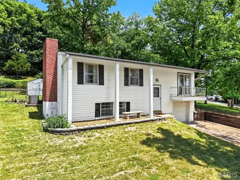 6 Frontier Trl, Fenton, MO 63026