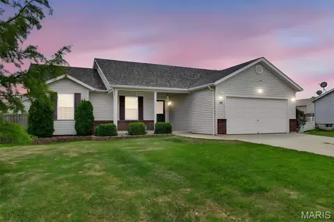 734 Warrior Pass, Warrenton, MO 63383