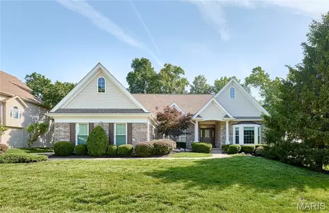1384 Mallet Hl, Ellisville, MO 63021