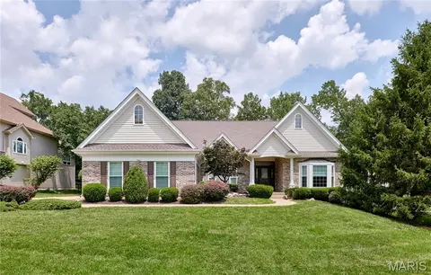 1384 Mallet Hl, Ellisville, MO 63021