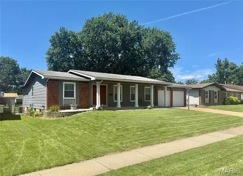 1364 Kingsford Dr, Florissant, MO 63031