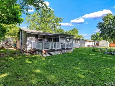 572 Lake Meadow Dr, Sullivan, MO 63080