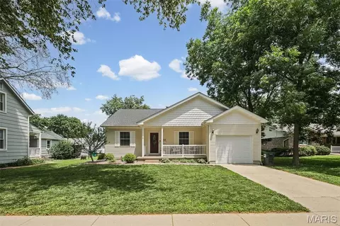 233 N 1st St, Breese, IL 62230