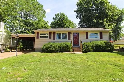 10359 Roscommon Dr, Saint Louis, MO 63123