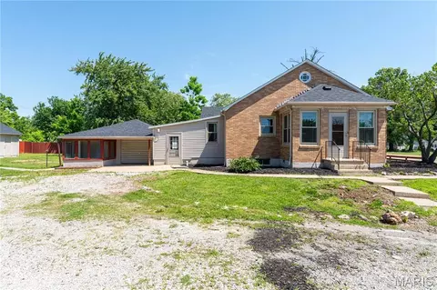 103 N Main St, Auxvasse, MO 65231