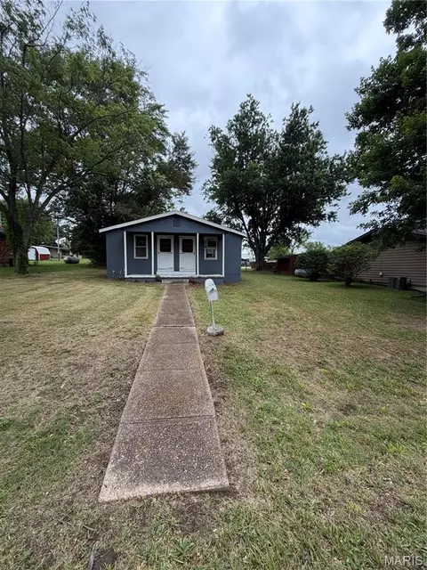 1008 E Mondy St, Salem, MO 65560