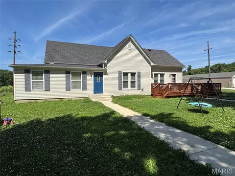 559 Alice Ave, Greenville, IL 62246
