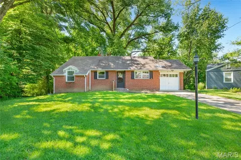287 Westwood Pl, East Alton, IL 62024