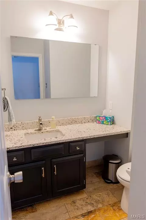 Bath - 17181 Elm Trail Dr, Eureka, MO 63025 photo 1 of 6