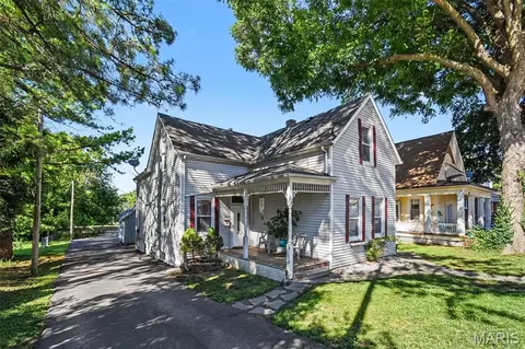 518 S Main St, Columbia, IL 62236