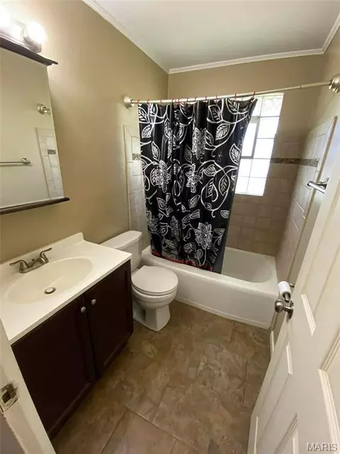 11699 Larimore Rd, Saint Louis, MO 63138