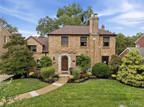 7119 Cambridge Ave, University City, MO 63130