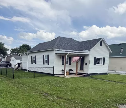 1001 S Macoupin St, Gillespie, IL 62033