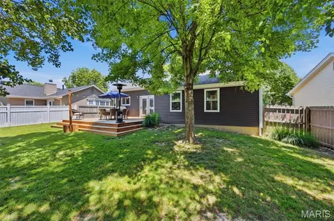 Exterior - 834 Spring Hill Farm Dr, Ballwin, MO 63021 photo 3 of 4