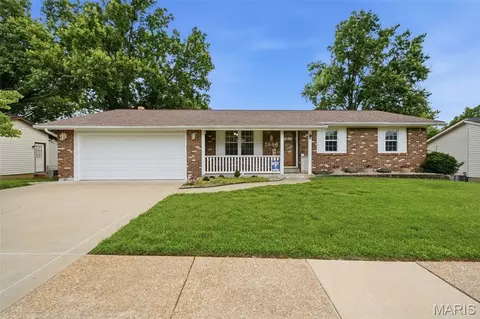 2666 Nahn Dr, Saint Louis, MO 63129