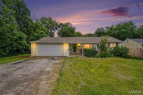 7800 Benmore St, Saint Louis, MO 63123