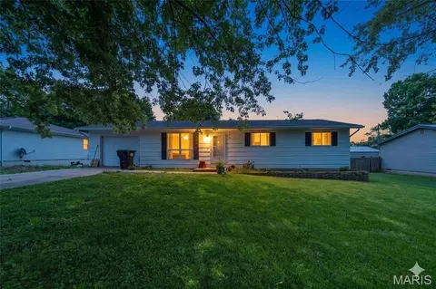 8 Saint Ann Ave, Saint James, MO 65559