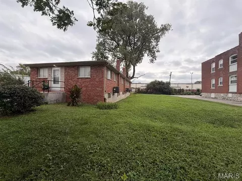 926 Eastgate Ave, Saint Louis, MO 63130