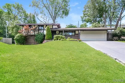 123 Brookside Ct, Saint Louis, MO 63146