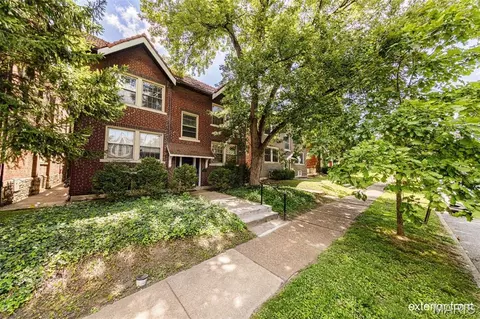 4614 Shenandoah Ave, Saint Louis, MO 63110