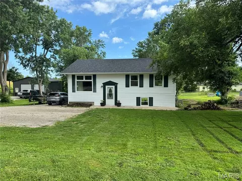 108 Bartley Ln, Fulton, MO 65251