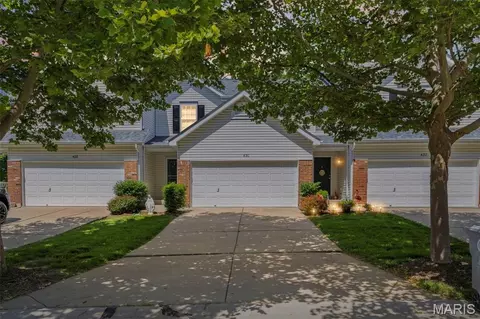430 Flowering Magnolia Dr, O'fallon, MO 63366