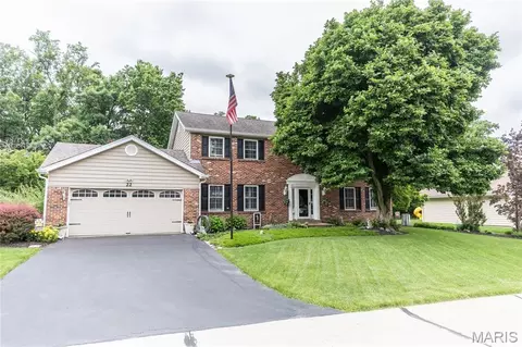 22 Colonade Ct, Saint Charles, MO 63303