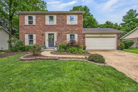 218 Aspen Village Dr, Ellisville, MO 63021