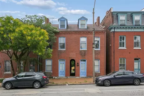 906 Russell Blvd, Saint Louis, MO 63104