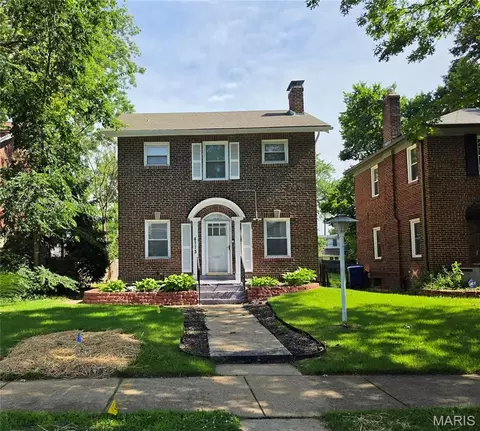 6773 Chamberlain Ave, University City, MO 63130