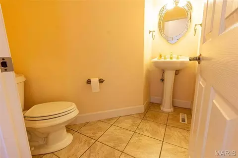 Bath - 1025 Cobblestone Dr, Rolla, MO 65401 photo 2 of 13