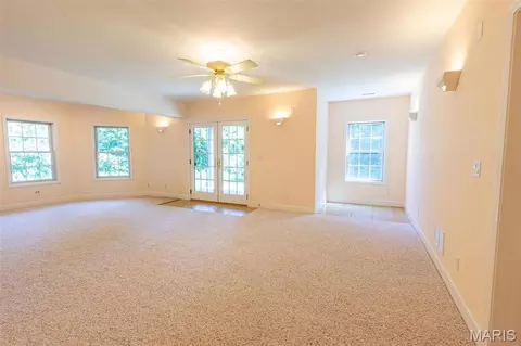 Living - 1025 Cobblestone Dr, Rolla, MO 65401 photo 9 of 10