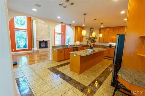 Kitchen - 1025 Cobblestone Dr, Rolla, MO 65401 photo 2 of 9