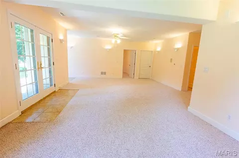 Living - 1025 Cobblestone Dr, Rolla, MO 65401 photo 10 of 10