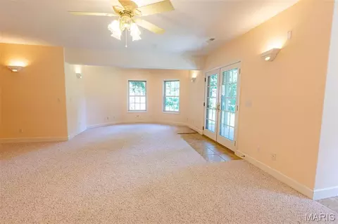 Living - 1025 Cobblestone Dr, Rolla, MO 65401 photo 8 of 10