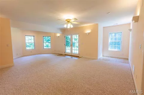 Living - 1025 Cobblestone Dr, Rolla, MO 65401 photo 7 of 10