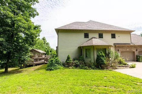 Exterior - 1025 Cobblestone Dr, Rolla, MO 65401 photo 6 of 11