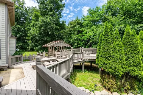 Exterior - 1025 Cobblestone Dr, Rolla, MO 65401 photo 9 of 11