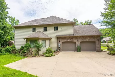 Exterior - 1025 Cobblestone Dr, Rolla, MO 65401 photo 1 of 11