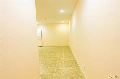 Entry Way - 1025 Cobblestone Dr, Rolla, MO 65401 photo 10 of 11
