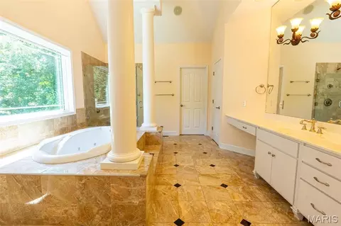 Bath - 1025 Cobblestone Dr, Rolla, MO 65401 photo 3 of 13