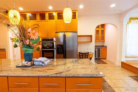 Kitchen - 1025 Cobblestone Dr, Rolla, MO 65401 photo 5 of 9
