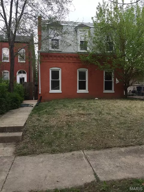 3753 Marine Ave, Saint Louis, MO 63118