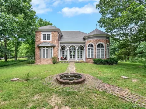 670 Little Fox Ct, Union, MO 63084